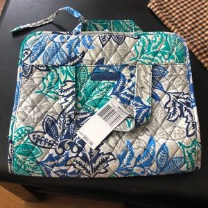 Vera Bradley hanging organizer